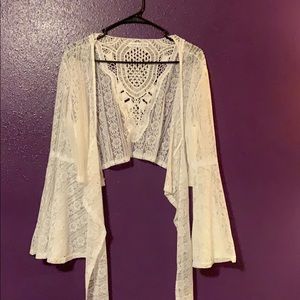 Cardigan crop with gypsy style sleeves